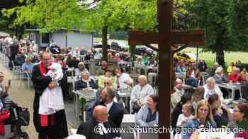 Wolfenbütteler feiern Pfingsten unter freiem Himmel