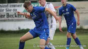 Jahnstadion in Osterode: Das erste Spiel auf dem neuen Kunstrasen