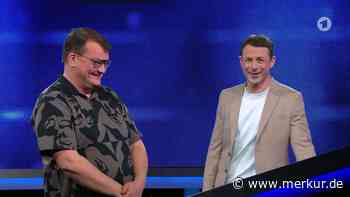 „Gefragt – Gejagt“-Kandidat klingt wie „Tatort“-Star: Alexander Bommes fassungslos
