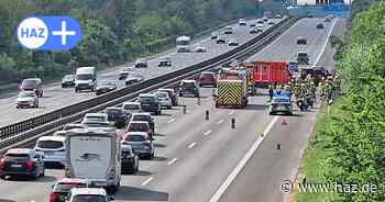 Unfall auf A2 bei Hämelerwald: Transporter überschlägt sich, drei Verletzte