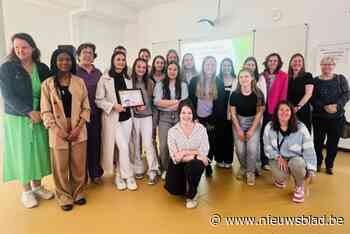 College ten Doorn is eerste mantelzorgvriendelijke school van het Meetjesland: “Eén op vier studenten draagt thuis zorg voor iemand”