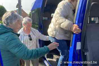 Twee passagiers maken gebruik van eerste shuttlebus in Gestel: “Hopelijk zal De Lijn weer een vaste busverbinding organiseren”
