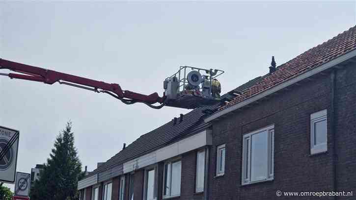 Oplettende ambulancemedewerker is bij toeval direct bij zolderbrand