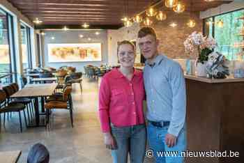 Andres (26) en Melanie (25) verbouwden hoeve tot grillrestaurant Fermoed: “Dit is waar wij van droomden”