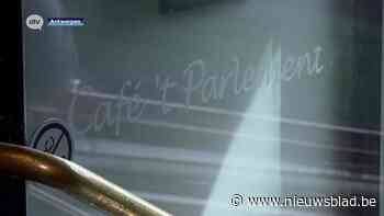 Café ‘t Parlement in de Hoogstraat blijft bestaan, nieuwe eigenaar vormt zaak om naar bruine kroeg