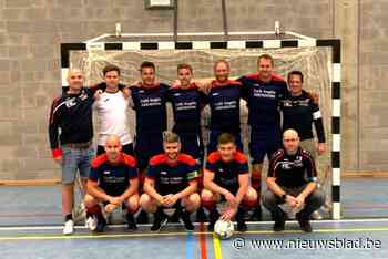 “Zijn schoenen gingen elke week mee op de bank”: ZVC Angèle draagt dubbel op aan overleden ploegmaat