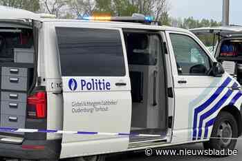 Politie komt tussenbeide voor ongeval met bestelwagen en man onder invloed