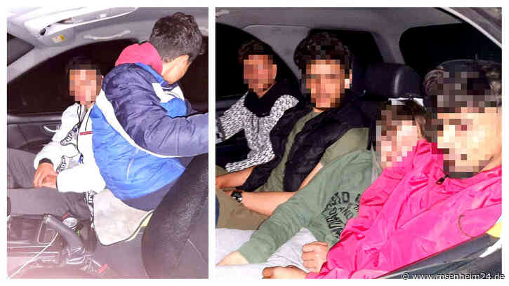 Zu viele Menschen ungesichert in Auto gepfercht: Bub stundenlang auf Mittelkonsole unterwegs