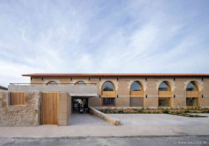 Vernakulär in der Provence
 - Gesundheitszentrum von Combas Architectes