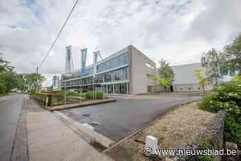 Poortenfabrikant verlaat Liedekerke na bijna 25 jaar, nog geen toekomst voor gigantische site
