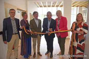 Vernieuwde infrastructuur middenschool en atheneum in gebruik genomen, met 274 extra plaatsen