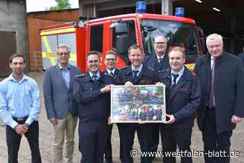 Neues Feuerwehrfahrzeug für Lütmarsen gesegnet
