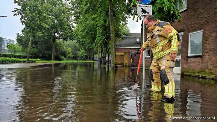 Grote wateroverlast door zware regenval, supermarkt moet sluiten