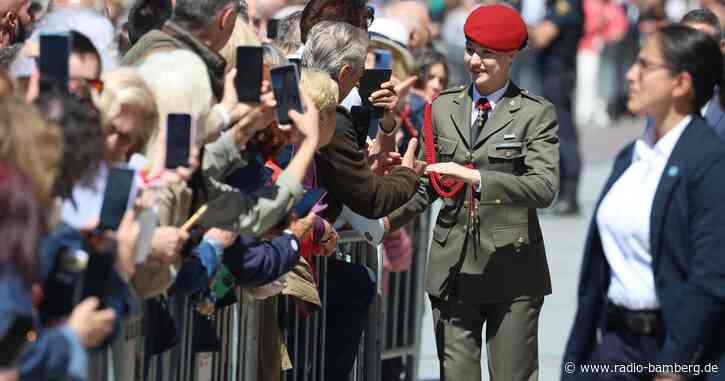 Kronprinzessin Leonor in Spanien gleich dreifach geehrt