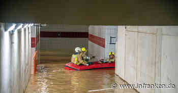 Wassermassen in Bamberg und Forchheim: Bahnunterführungen voll Wasser - Gerölllawine versperrt Straße