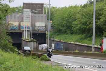 Zelzatetunnel twee weekends dicht voor afbraak gevelpanelen
