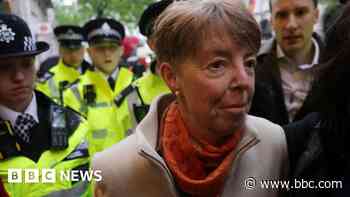 Ex-Post Office boss apologises for Horizon scandal