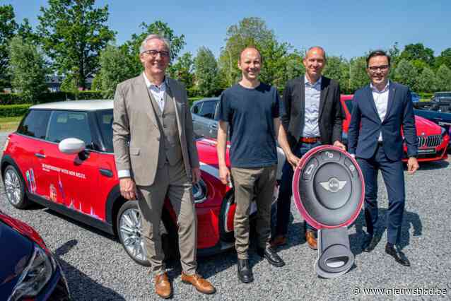 Groeipuntstudenten krijgen Mini cadeau