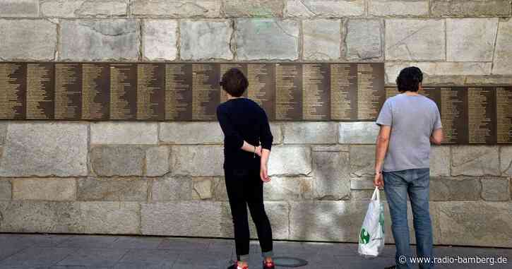 Paris vermutet Moskau hinter Farbattacke