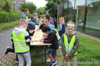 IN BEELD. Lintse leerlingen volgen bijenworkshop in aanloop naar Bee Happy