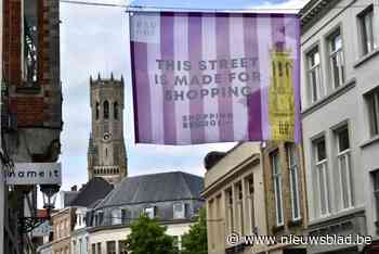 Engelstalige vlag in winkelstraat schiet N-VA’er in het verkeerde keelgat: “Voer GAS-boete in voor deze visuele vervuiling”