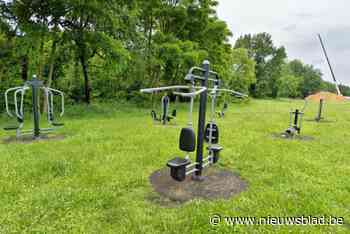 Speel- en beweegpark op het pleintje aan de spoorweg in Termien
