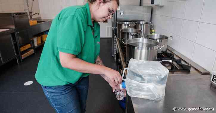 Kraanwater eerst koken: in deze zorginstelling zijn ze zelfs ’s nachts druk bezig voor de bewoners