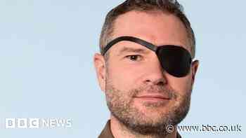 Brain injury survivor forges new photography career