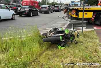 Zware aanrijding tussen motor en auto in Wijnegem