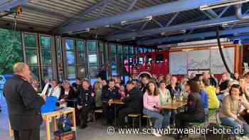 Feuerwehr Nagold: Paul Amand zeigt  sich sichtlich gerührt