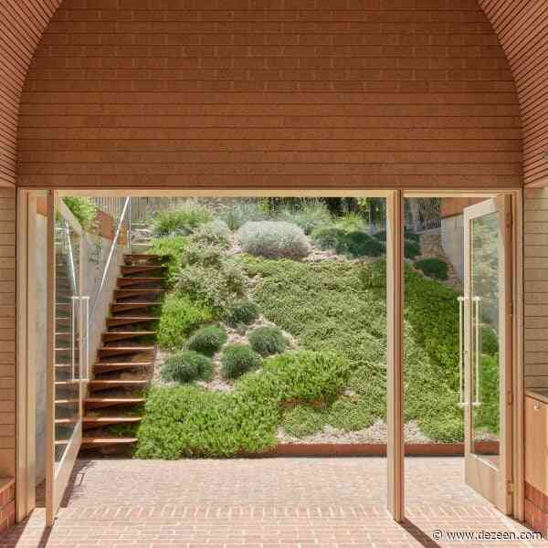 So Architecture adds textured "sanctuary" to cottage in Tasmania