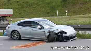 Unfall auf der A94 bei Töging: Porsche kracht in Heck von VW-Bus