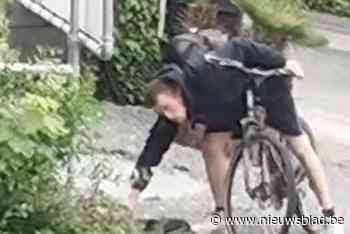 Fietser steelt voetlicht van banner aan swingersclub Pourquoi Pas. “Ik heb de beelden meteen op mijn Fb-pagina geplaatst”