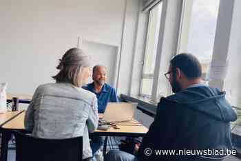 Stad Antwerpen en FOD Financiën helpen kwetsbare mensen met belastingaangifte: “Want niet iedereen kan zomaar mee”