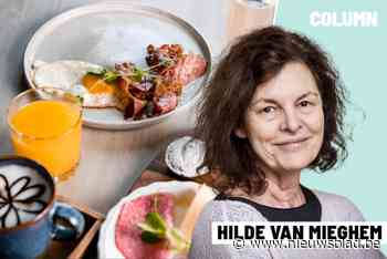 “Ik pers sinaasappels, kook eitjes, gooi de terrasdeuren open, laat de zon binnen en vergeet de ellende die me meer dan me lief is bezighoudt”