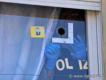 Spari dall'abitazione, poi fermato dalla polizia. Paura a Chiaiano