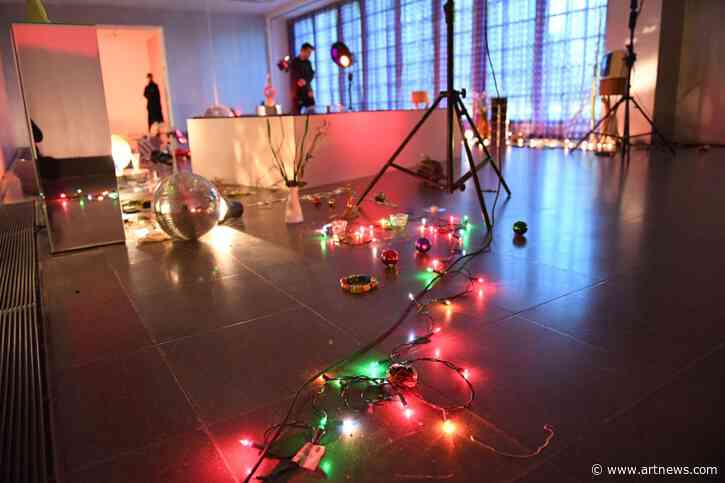 Marc Camille Chaimowicz, Nonconformist Artist Who Merged Art and Design, Dies at 77