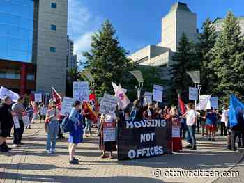Union holds rally for remote work outside of Mayor’s Breakfast event
