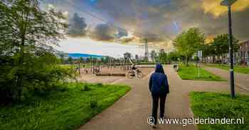 Vrouw (20) beroofd met kapmes, wijk op scherp na toenemend geweld: ‘Geef alles wat je hebt’