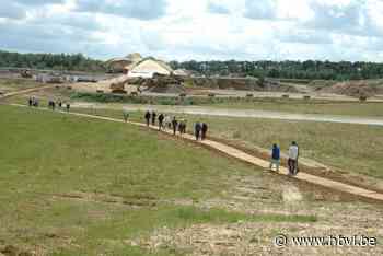 Uniek uitzicht op oude groeve, waar zandwinning plaatsmaakt voor bos en heide