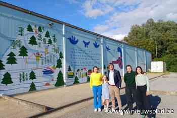 Gedicht van Junior Stadsdichter Anna prijkt op muur van Flink en Fris