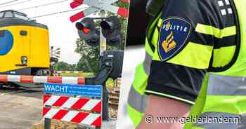 Man dreigt medepassagiers neer te schieten in trein, politie haalt hem uit het voertuig