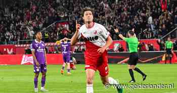 LIVE play-offs | Lammers profiteert van blunder Metinho en laat Galgenwaard ontploffen