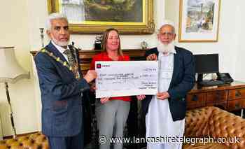 Blackburn mosque raises nearly £2,000 for East Lancs Hospice