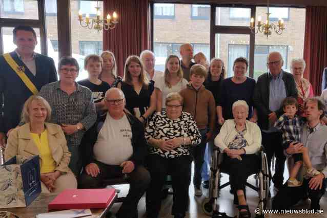 Imelda blies in Hof ter Linden honderd kaarsjes uit Evergem/Sint-Laureins