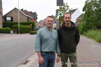 Dertien digitale borden om snelheid naar beneden te halen