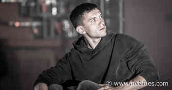 Review: In ‘Romeo and Juliet’ With Tom Holland, Plenty of Style, but Little Love