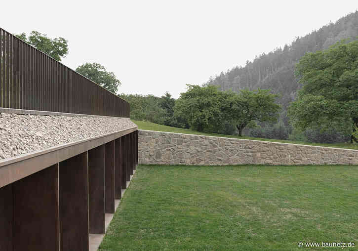 Ein Schnitt ins Grüne
 - Atelier von Daniel Ellecosta in Südtirol