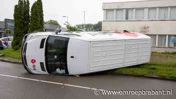 112-nieuws: bestelbus op z'n kant na botsing • drukke avondspits