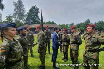 In Natur statt in Kaserne: Rekruten aus Höxter legen   Gelöbnis ab